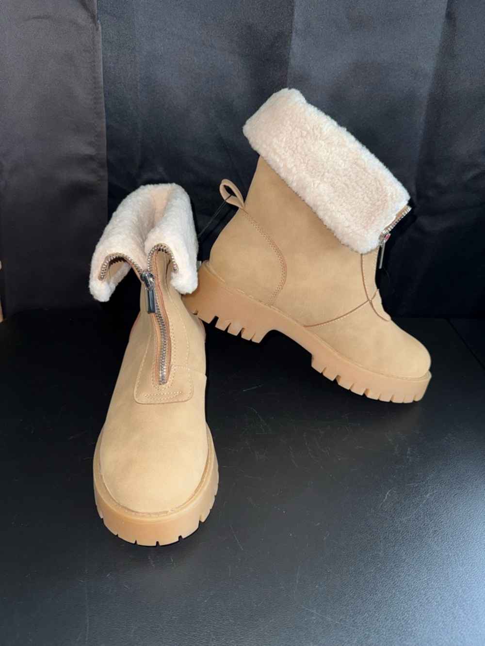 Women’s No Boundaries Sand Faux-Shearling Winter Ankle Boots Size 8